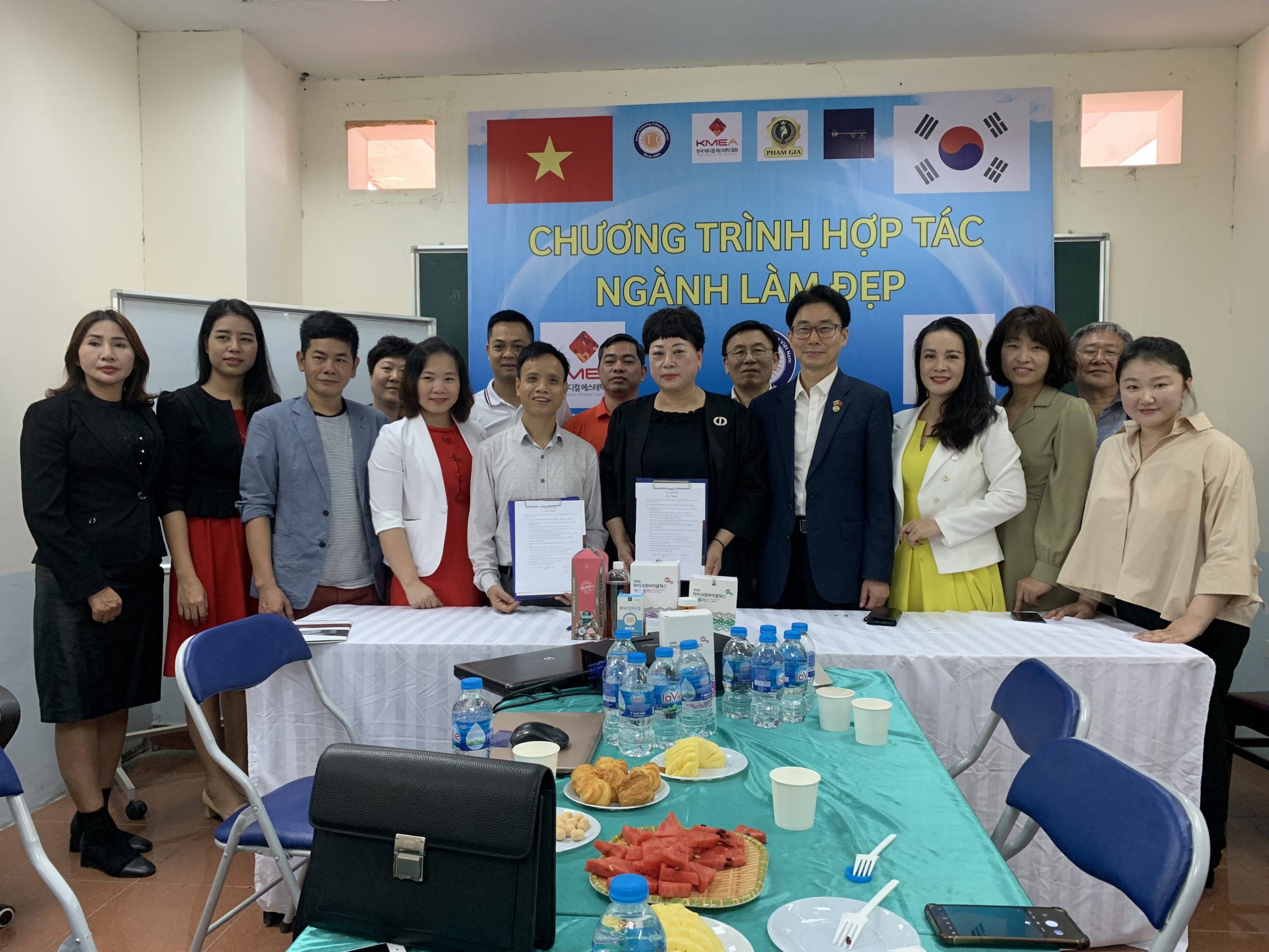 le-ky-ket-chuong-trinh-hop-tac-nganh-lam-dep